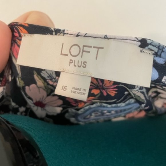 Loft 3/4 Ruffle Sleeve Top 16 - Picture 3 of 3